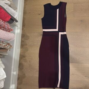 Vince Camuto fitted Midi Dress Blue and purple